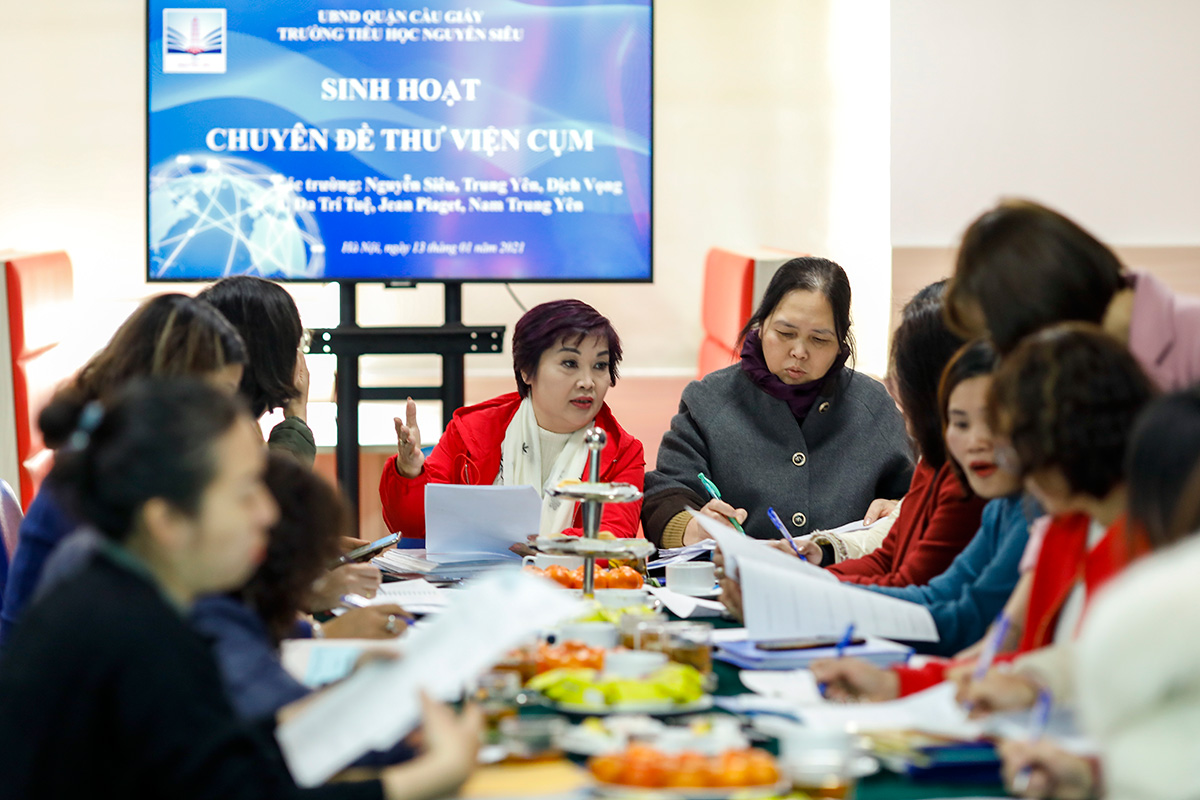 Sinh hoạt chuyên đề Thư viện Cụm tại Trường Nguyễn Siêu