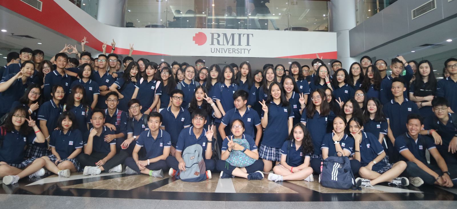 Khối 11 tham quan, học tập tại Đại học RMIT