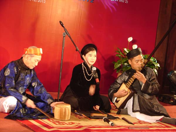 TRADITIONAL MUSIC VS. THE MUSIC INDUSTRY IN VIETNAM