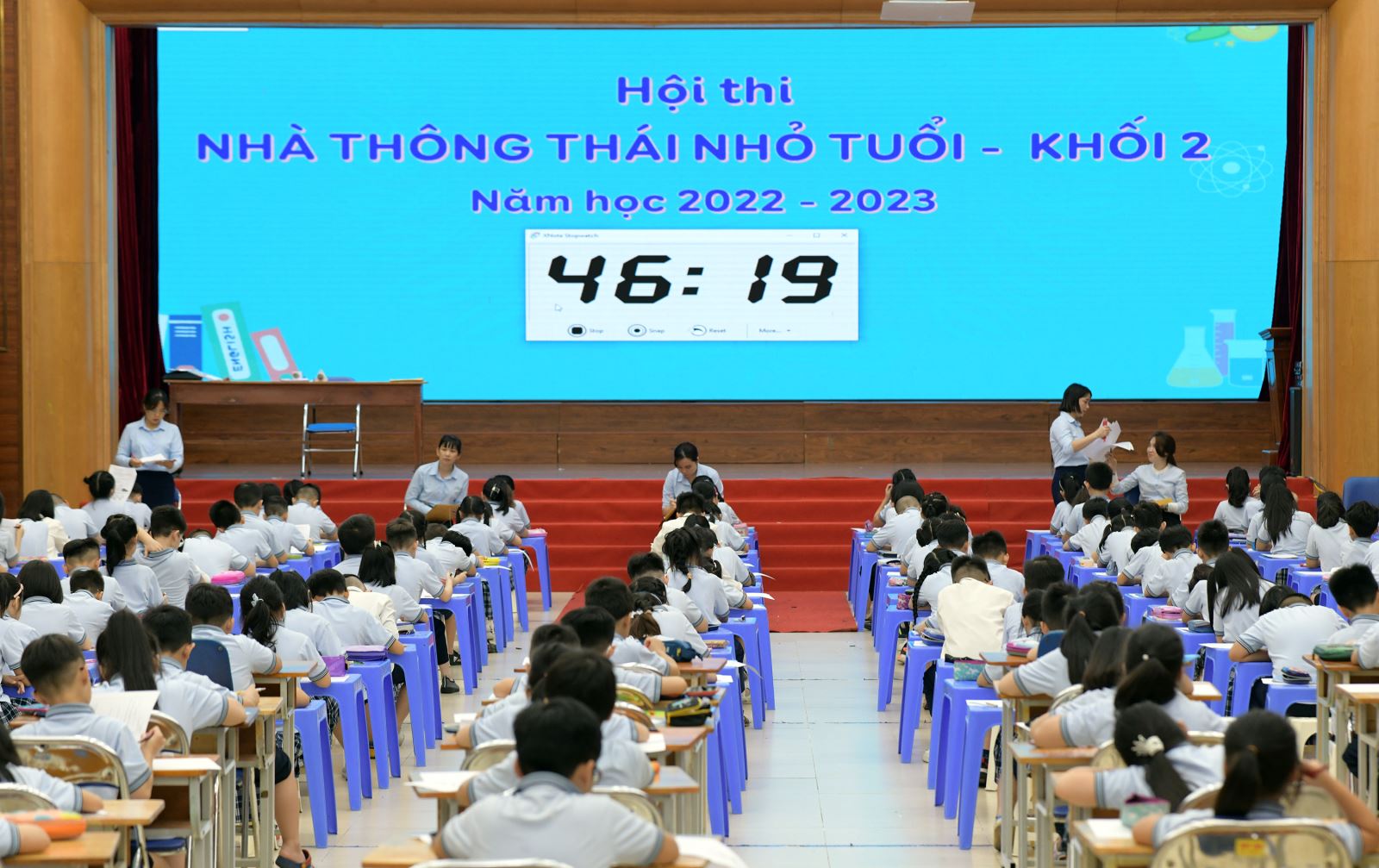 Nhà thông thái nhỏ tuổi, bạn ở đâu?