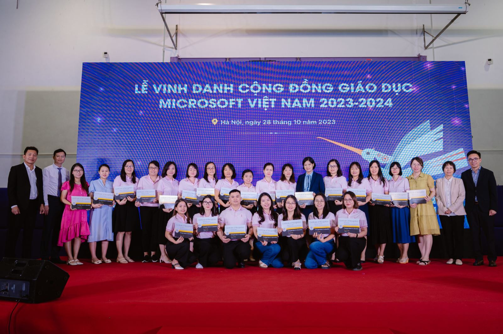 TRƯỜNG NGUYỄN SIÊU ĐƯỢC VINH DANH TRONG CỘNG ĐỒNG GIÁO DỤC MICROSOFT VIỆT NAM