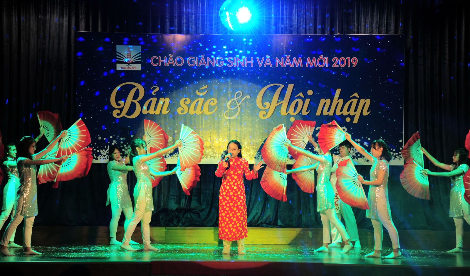 Bữa tiệc nghệ thuật đầy bản sắc mùa Giáng sinh 2018