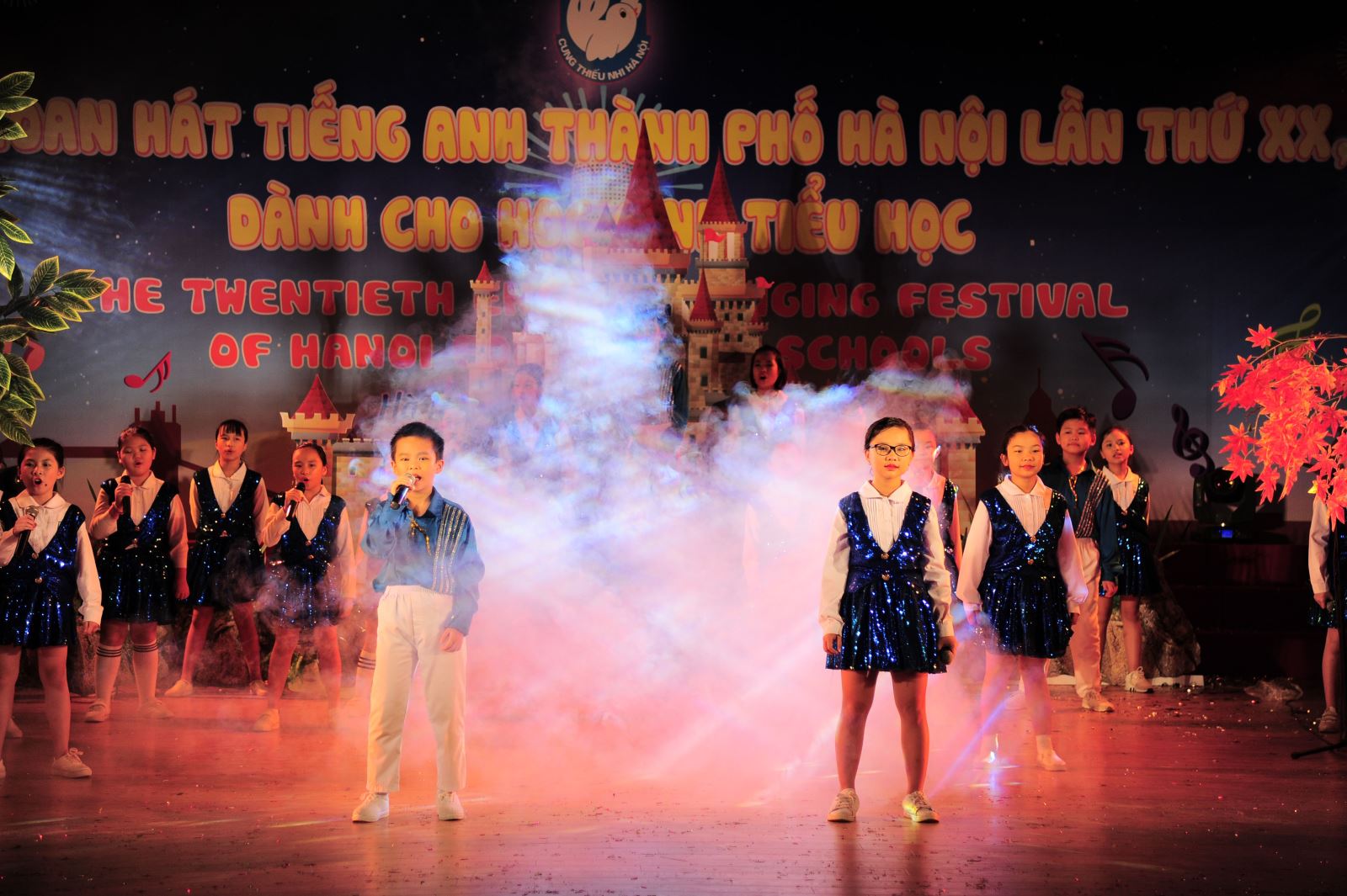 Học sinh Nguyễn Siêu đạt thành tích xuất sắc Liên hoan hát tiếng Anh thành phố