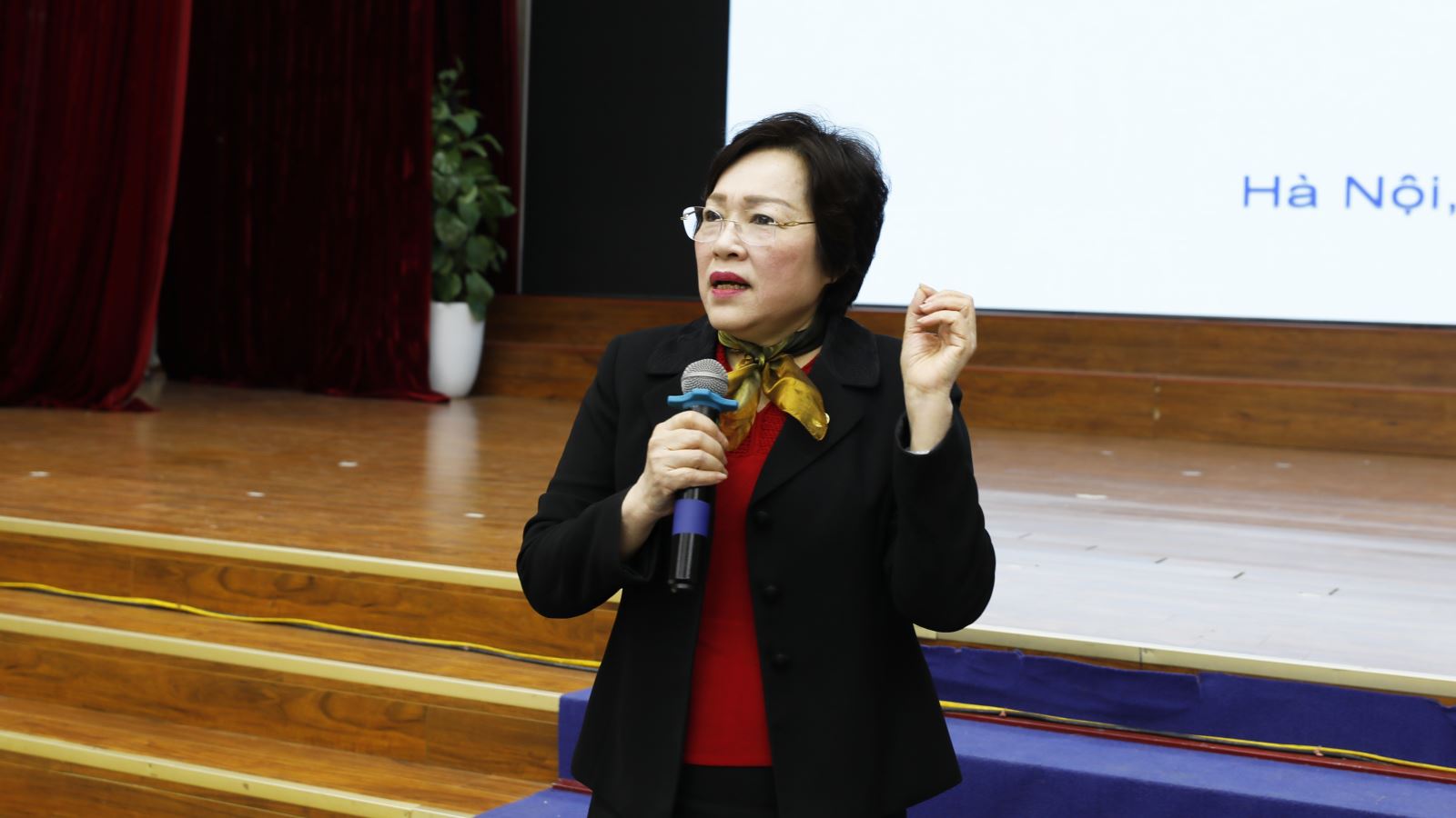 GS, TS, NGND, NVCC Nguyễn Thị Mỹ Lộc chia sẻ kinh nghiệm quản lý giáo dục