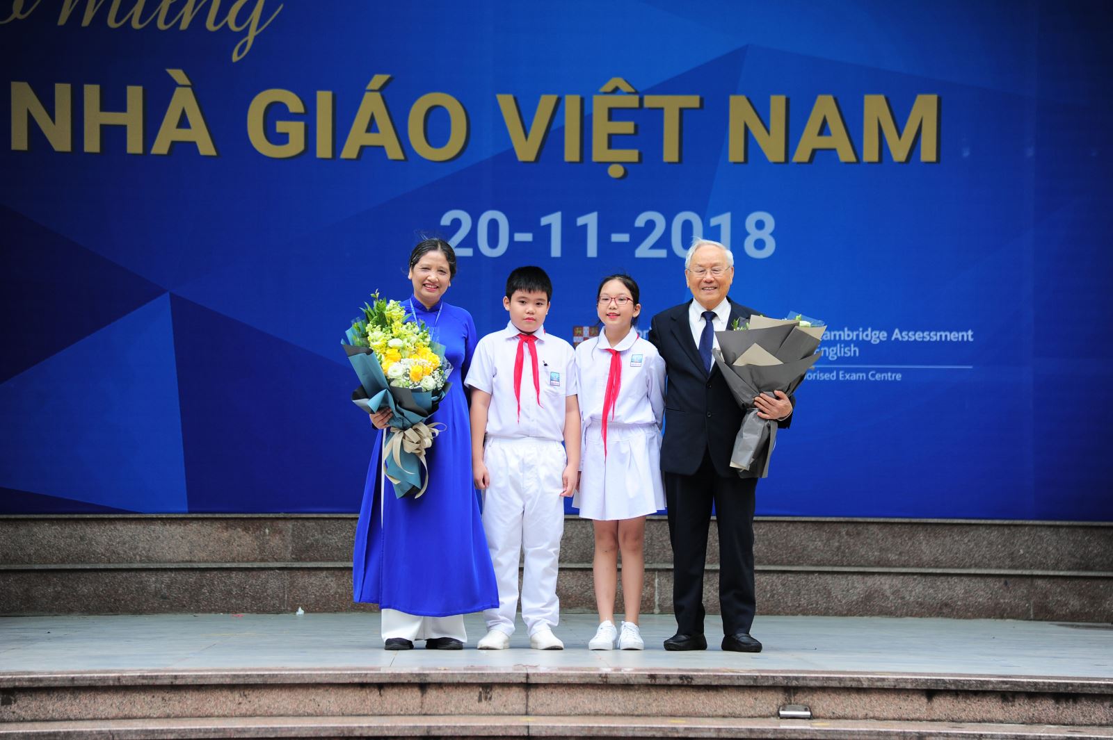 Học sinh Tiểu học kỷ niệm ngày Nhà giáo Việt Nam