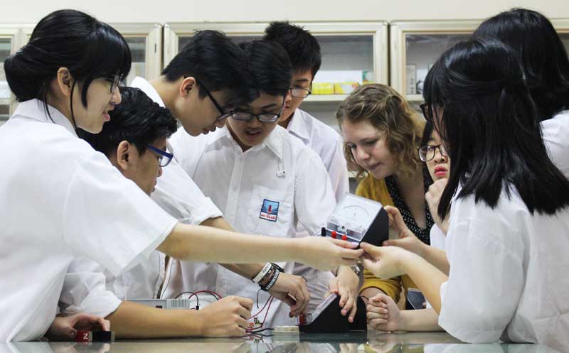 HS theo học IGCSE thường xuyên học tại phòng thực hành 