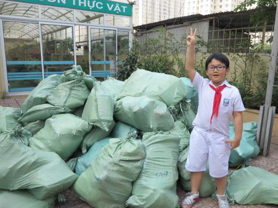 Liên đội Tiểu học Nguyễn Siêu thu gom 2959 kg giấy loại