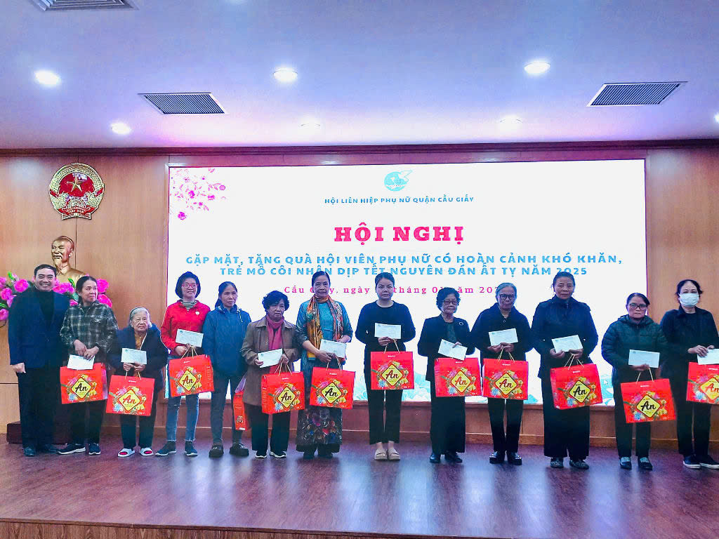 Hội nghị tổng kết công tác Hội năm 2024 của Hội Liên hiệp Phụ nữ quận Cầu Giấy.